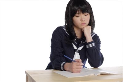 受験に影響？綺麗な字が書けない中学生、高校生の悩み